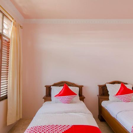 OYO 2858 Vafa Guesthouse Cianjur Extérieur photo