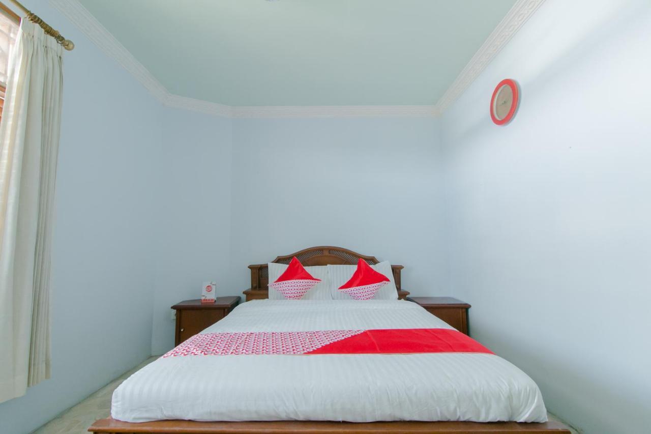 OYO 2858 Vafa Guesthouse Cianjur Extérieur photo