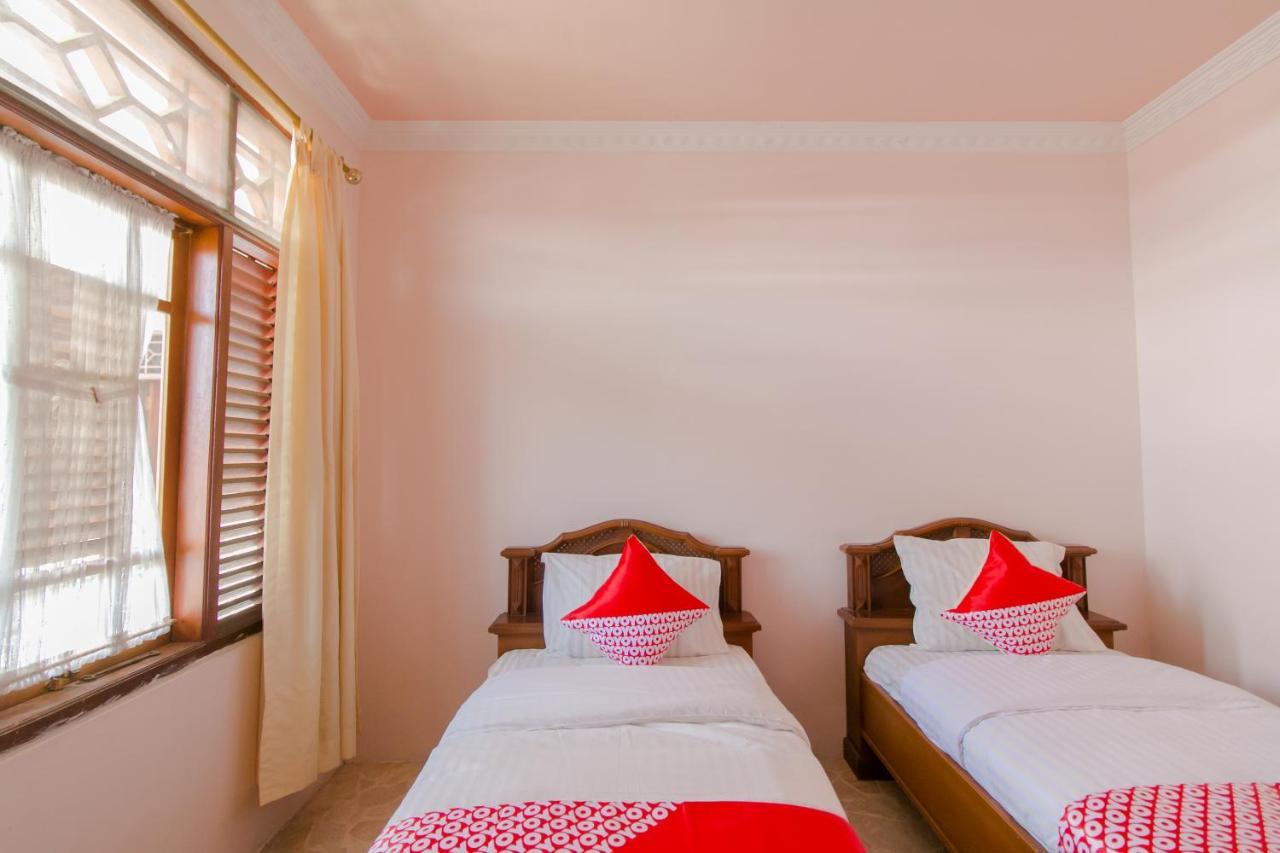 OYO 2858 Vafa Guesthouse Cianjur Extérieur photo