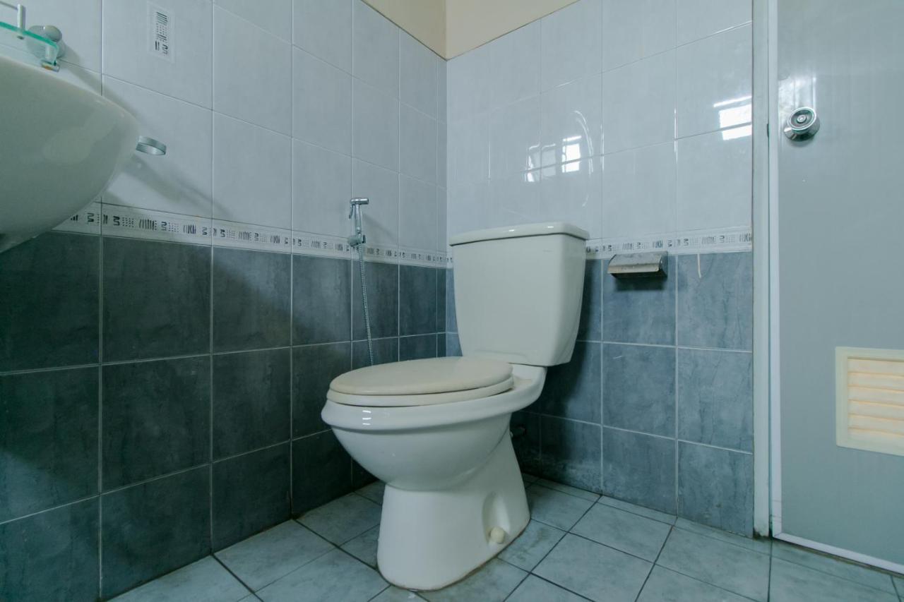 OYO 2858 Vafa Guesthouse Cianjur Extérieur photo