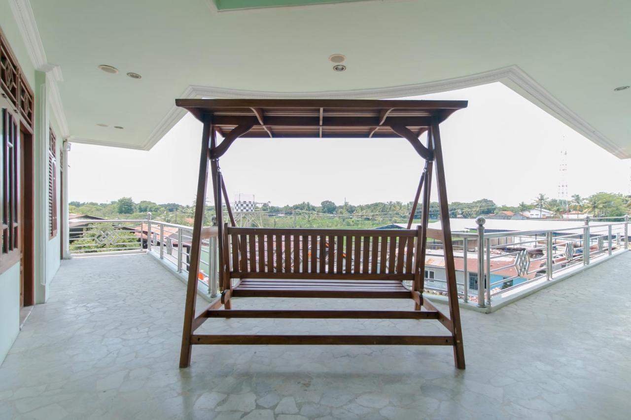 OYO 2858 Vafa Guesthouse Cianjur Extérieur photo