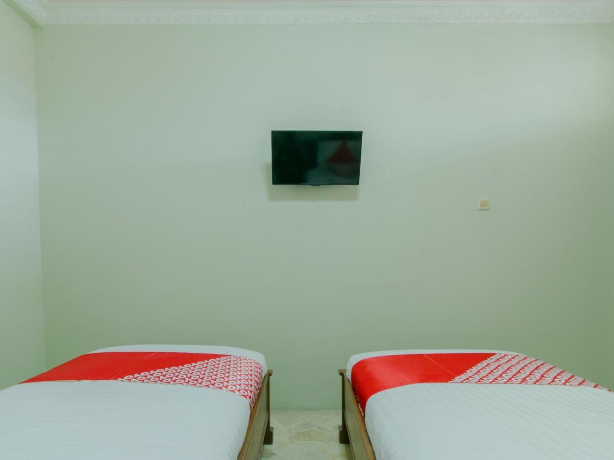 OYO 2858 Vafa Guesthouse Cianjur Extérieur photo